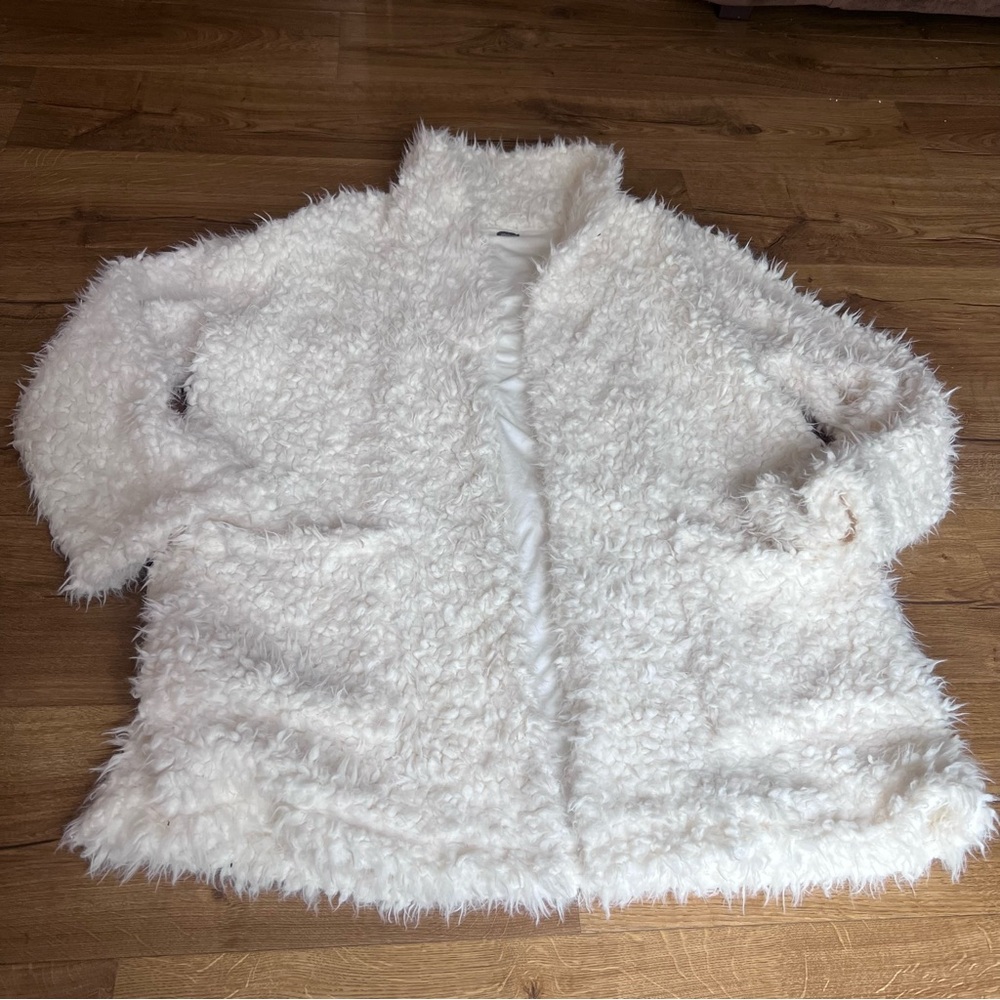 Aerie Cream Faux Fur Jacket Size Medium